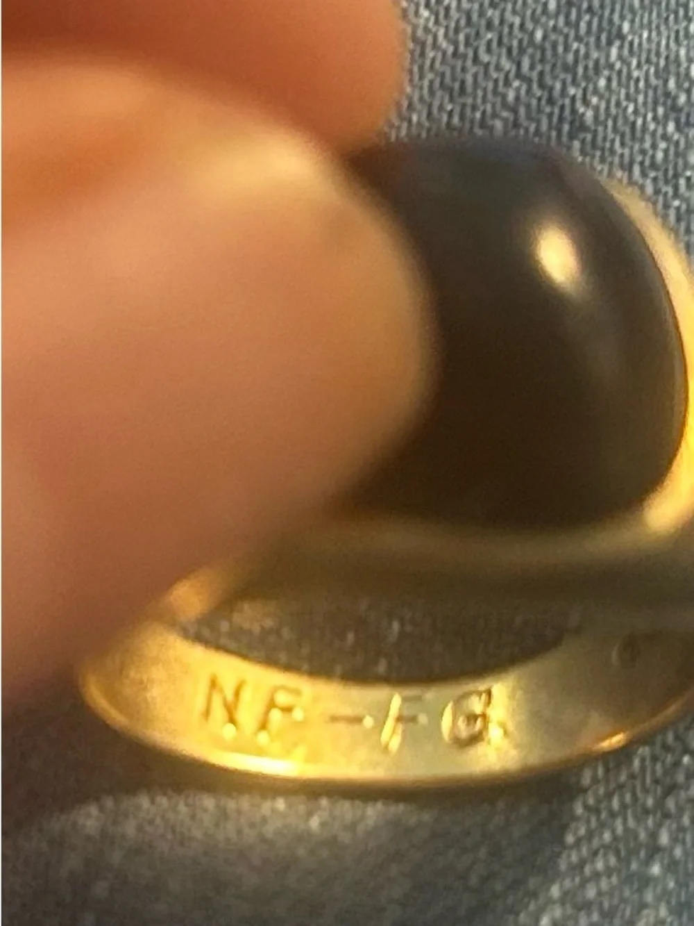 Vintage 14 k Gold Black Onyx Cabochon Statement Ring Size 6.5 Heavy 8g
